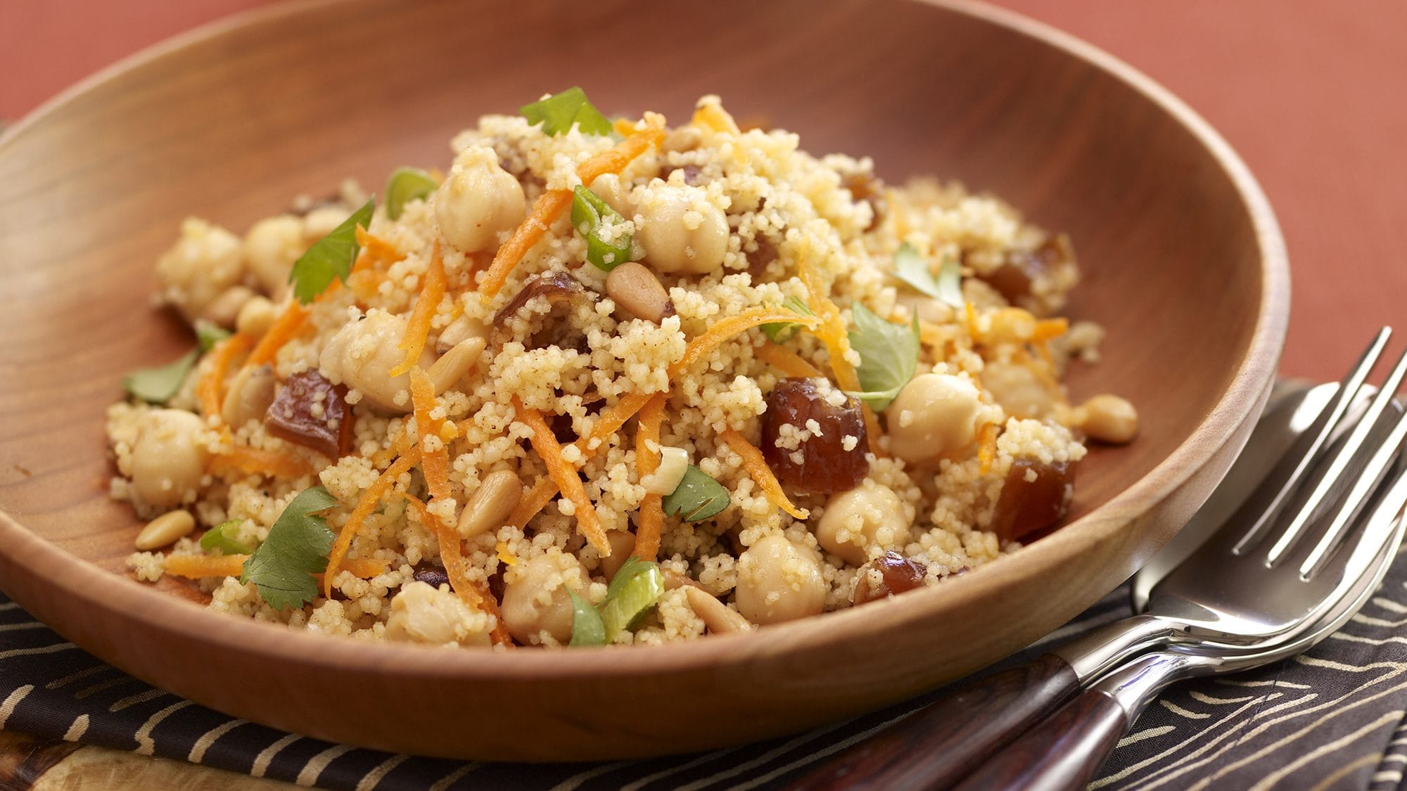 couscous-salad-with-chickpeas-dates-and-cinnamon